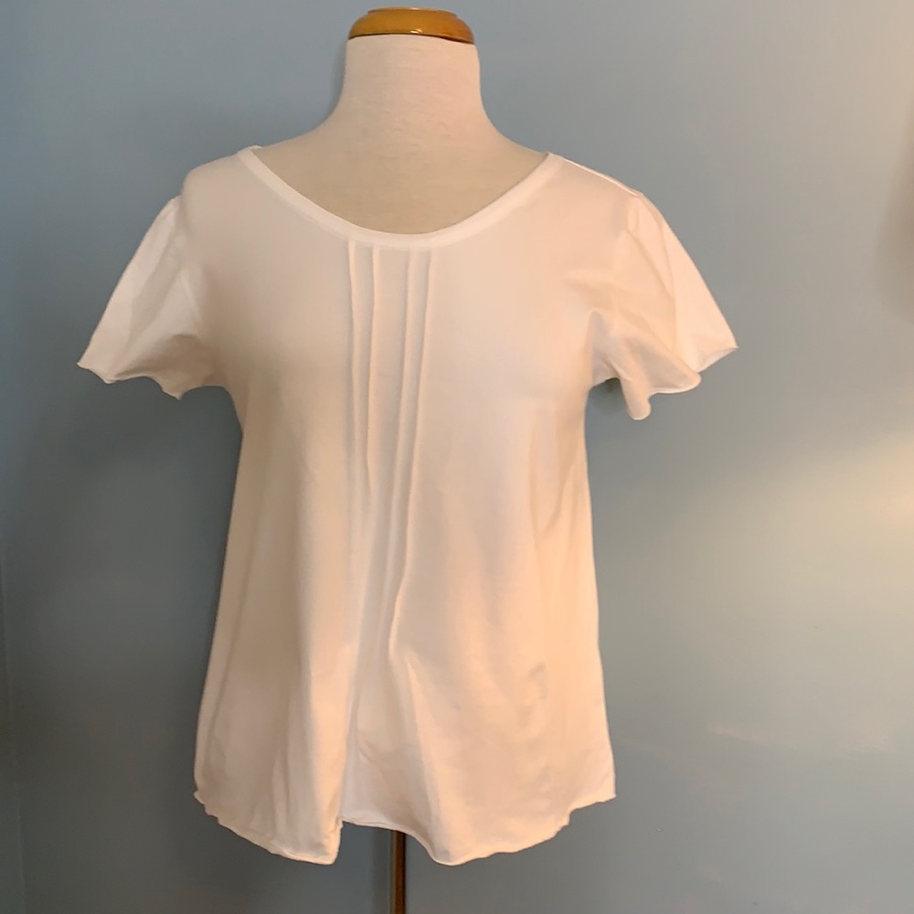 White tee. Pretty details